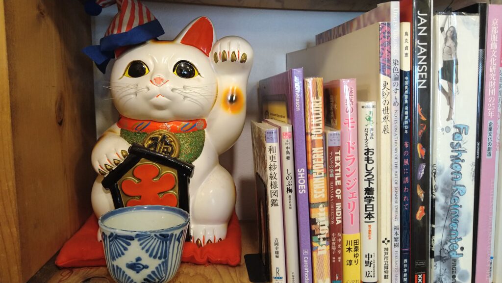 ［写真：店舗外観／看板が分かるもの］